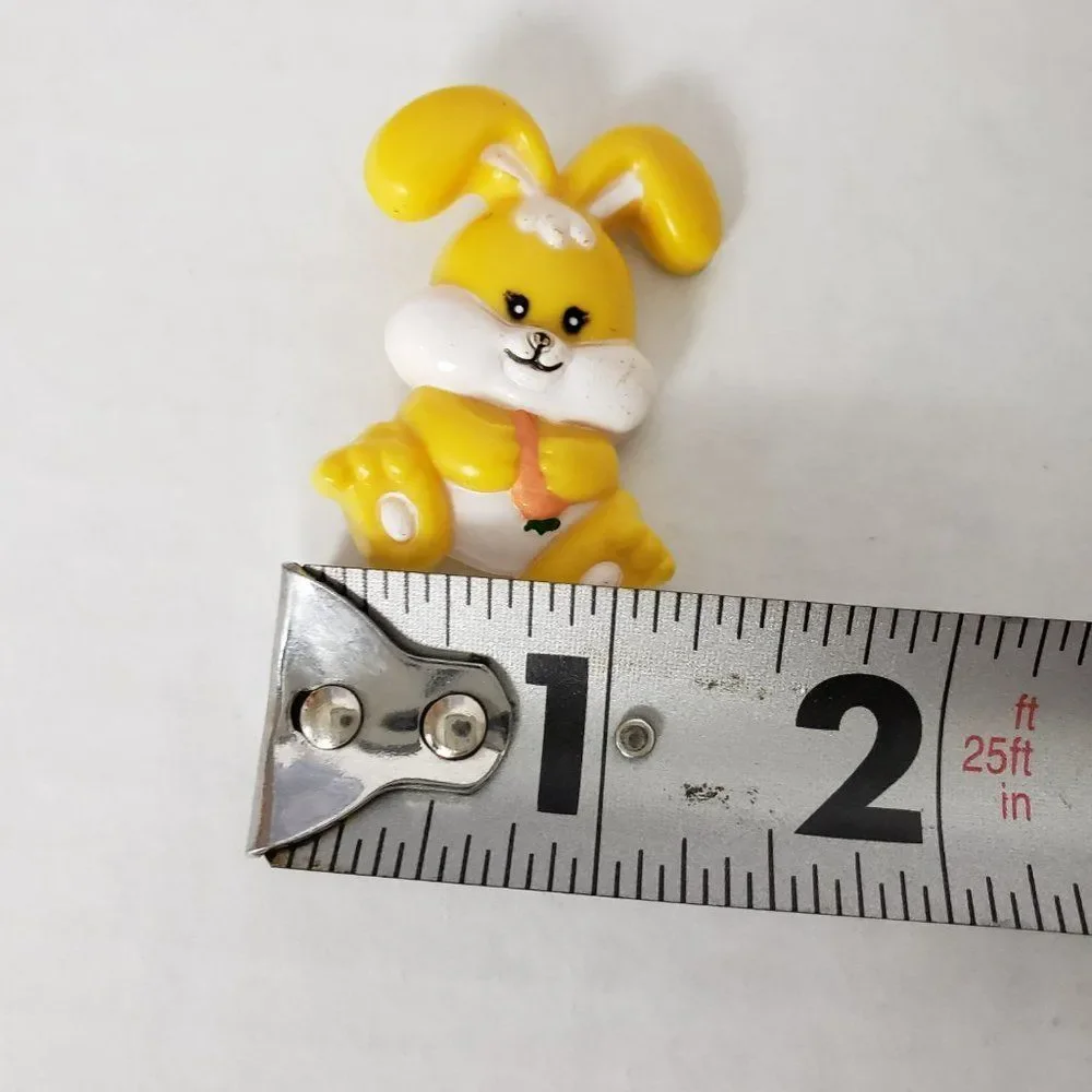 Kitschy Vintage Yellow Bunny & Carrot Pinback Perfect Easter Pop